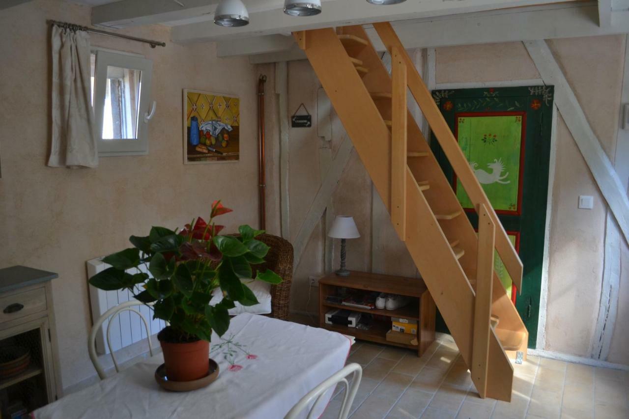 La Licorne Bed and Breakfast Lamarche-Sur-Saone Esterno foto